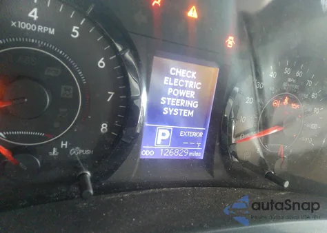 2015 Toyota Sienna Le 7 Passenger z USA, uszkodzony, nr VIN 5TDJK3DC0FS120875